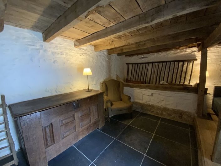 Image No.17-2 Bed Property for sale