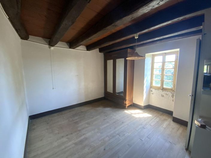 Image No.12-2 Bed Property for sale