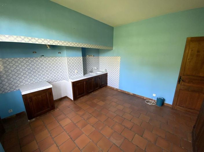 Image No.6-5 Bed Property for sale