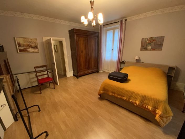 Image No.11-2 Bed Property for sale
