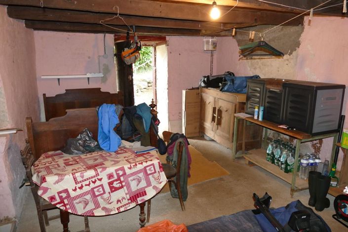 Image No.10-1 Bed Property for sale