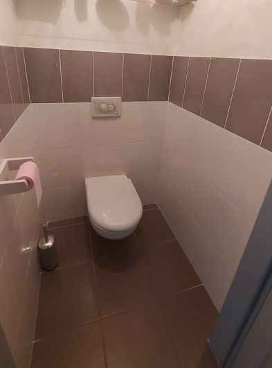 Image No.12-2 Bed Property for sale