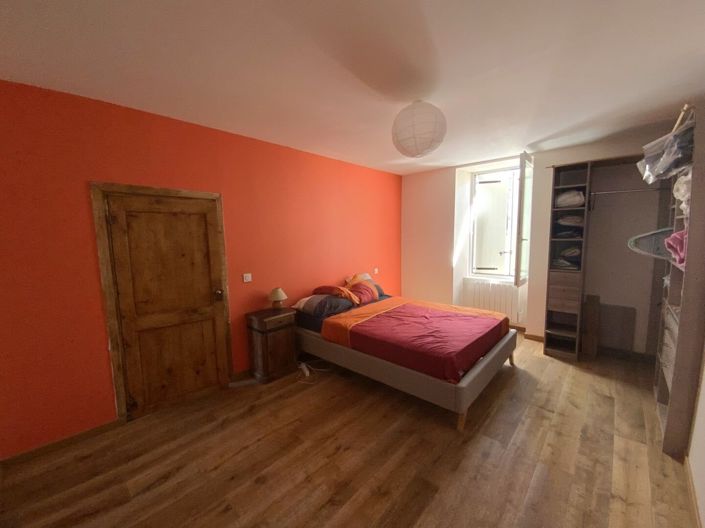 Image No.14-3 Bed Property for sale