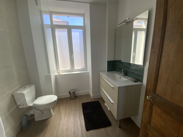 Image No.15-3 Bed Property for sale