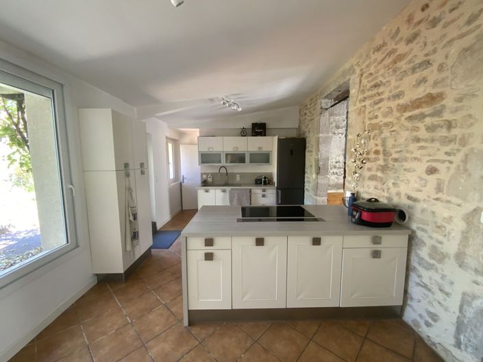 Image No.8-3 Bed Property for sale