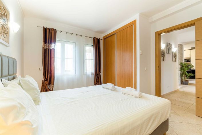 Image No.16-2 Bed Apartment for sale
