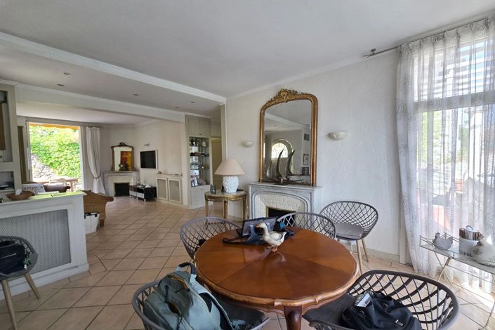 Image No.11-3 Bed House for sale