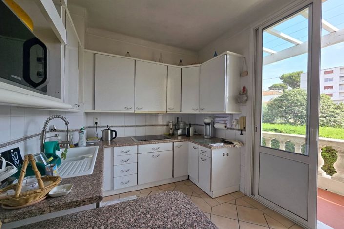 Image No.13-3 Bed House for sale