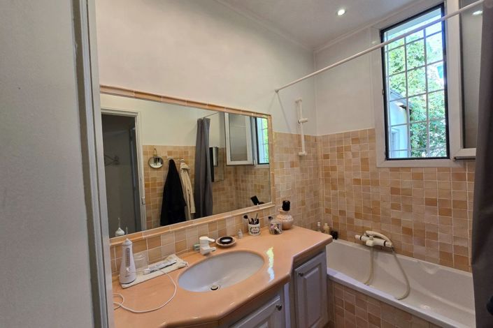 Image No.17-3 Bed House for sale