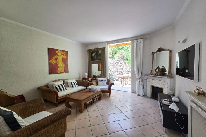 Image No.9-3 Bed House for sale