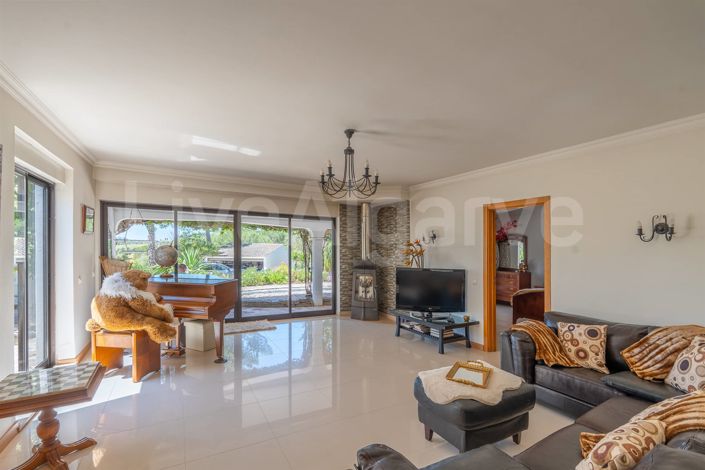 Image No.18-3 Bed House for sale