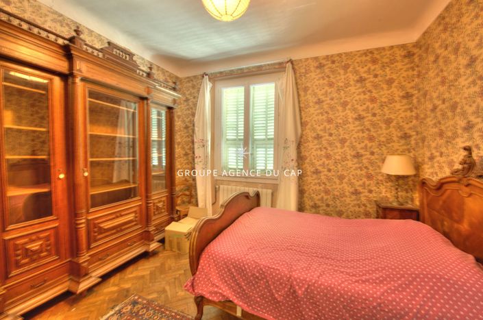 Image No.4-5 Bed House for sale