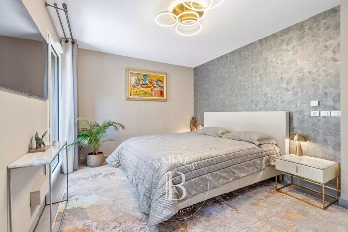Image No.15-3 Bed Apartment for sale