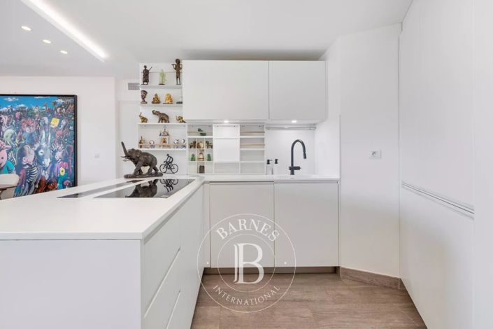 Image No.8-3 Bed Apartment for sale