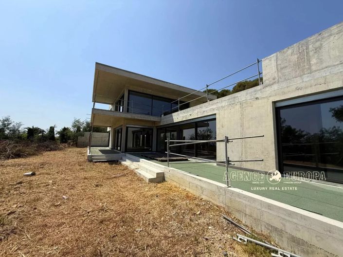 Image No.7-4 Bed House for sale