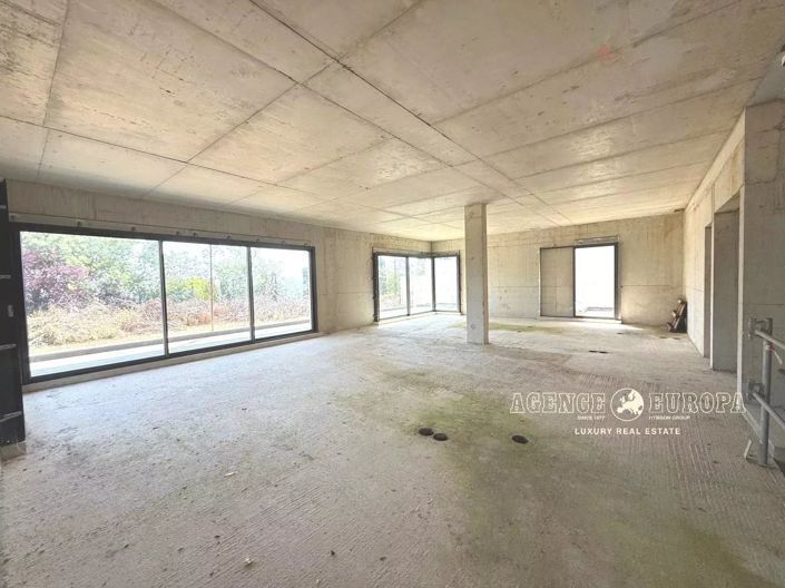 Image No.9-4 Bed House for sale