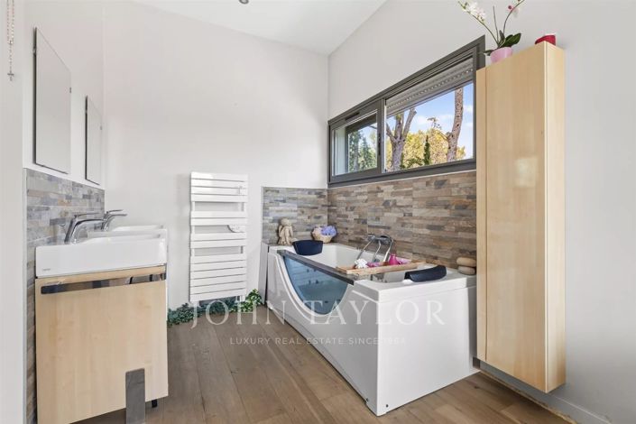 Image No.13-4 Bed House for sale
