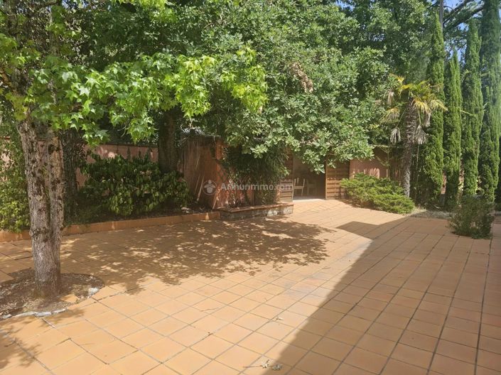 Image No.17-6 Bed House for sale