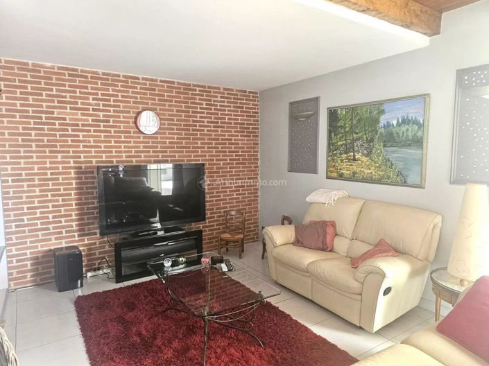Image No.2-6 Bed House for sale