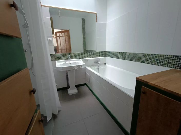 Image No.7-6 Bed House for sale