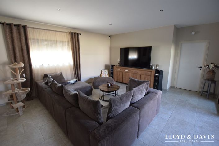 Image No.5-4 Bed House for sale