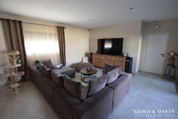 Image No.5-4 Bed House for sale