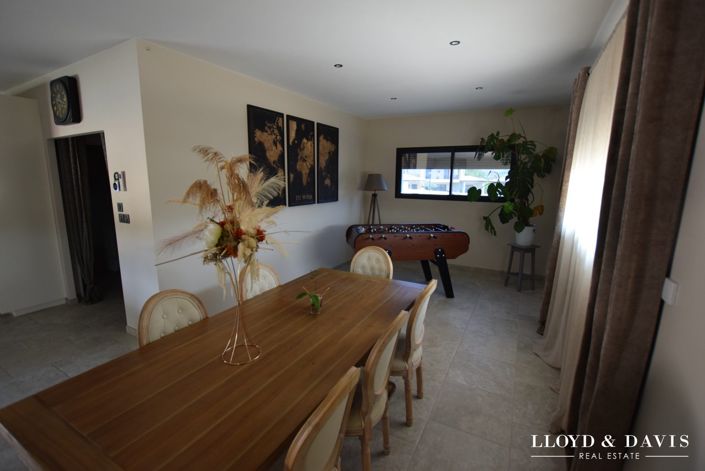Image No.7-4 Bed House for sale