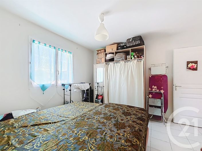 Image No.10-3 Bed House for sale