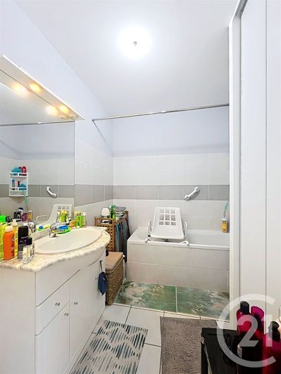 Image No.11-3 Bed House for sale