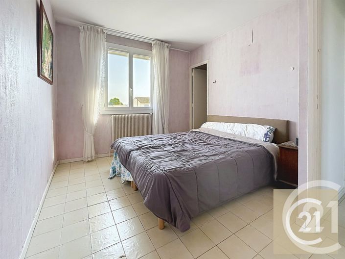 Image No.17-4 Bed House for sale