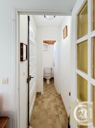 Image No.2-4 Bed House for sale