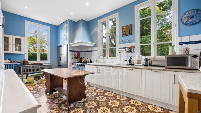Image No.8-7 Bed House for sale