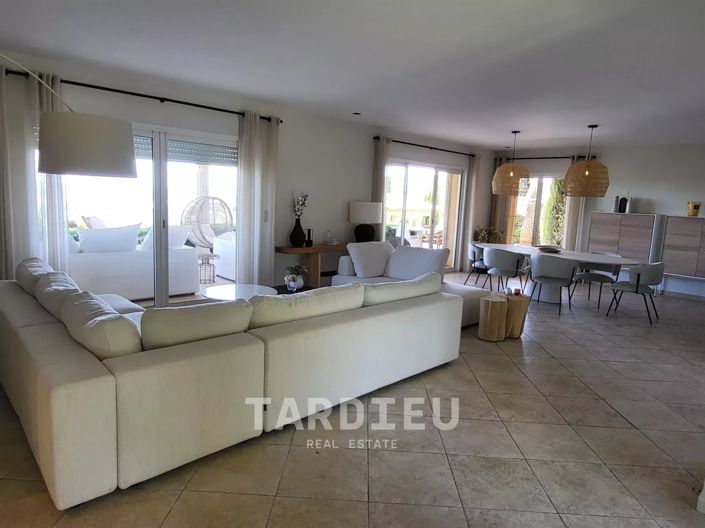 Image No.4-5 Bed House for sale