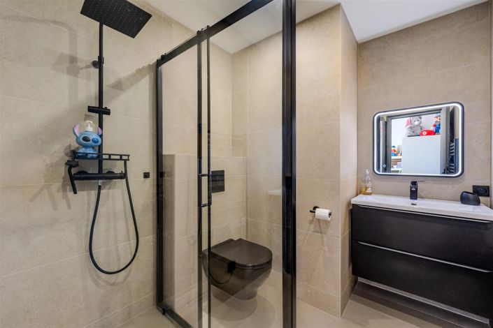Image No.15-3 Bed House for sale
