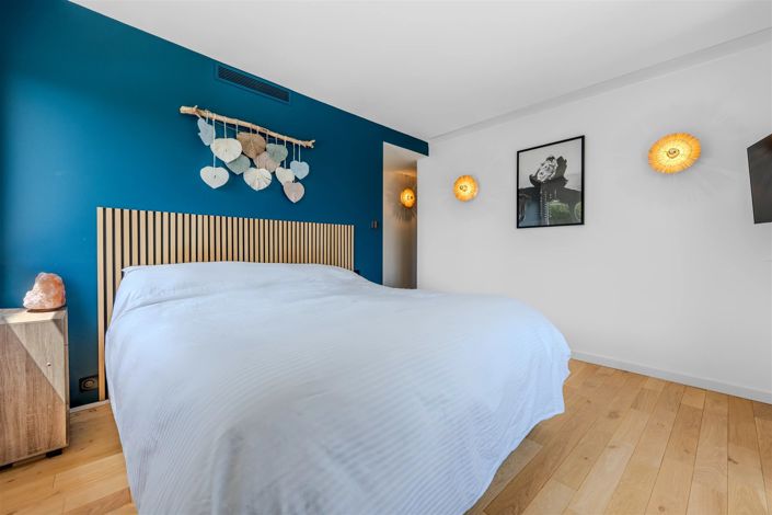 Image No.18-3 Bed House for sale