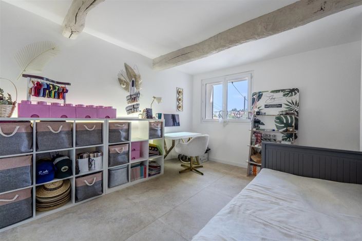 Image No.19-3 Bed House for sale