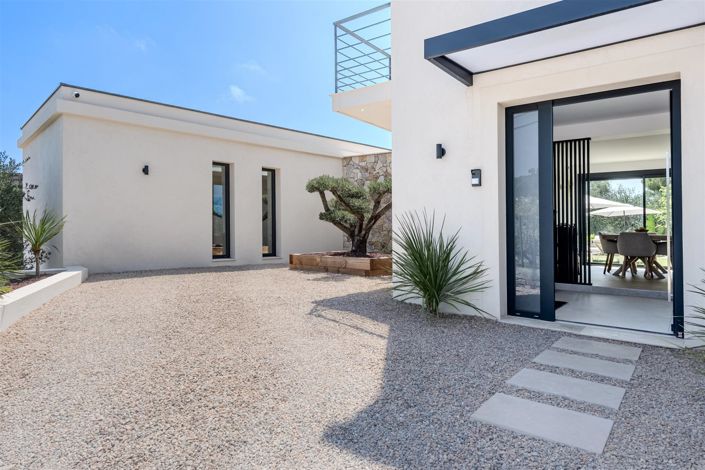 Image No.6-3 Bed House for sale