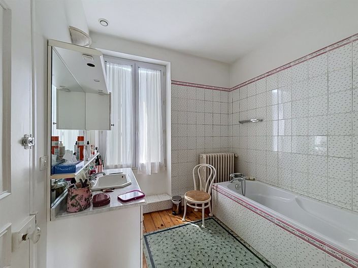 Image No.14-4 Bed House for sale