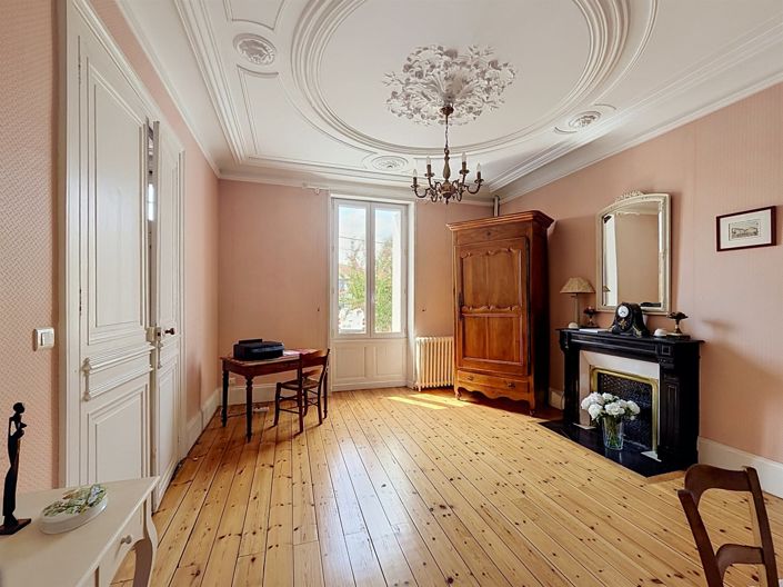 Image No.7-4 Bed House for sale