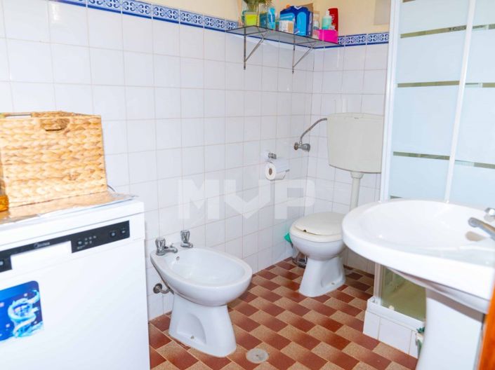 Image No.32-2 Bed House for sale