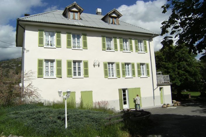 Image No.10-16 Bed House for sale