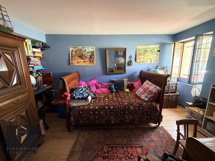 Image No.10-3 Bed House for sale