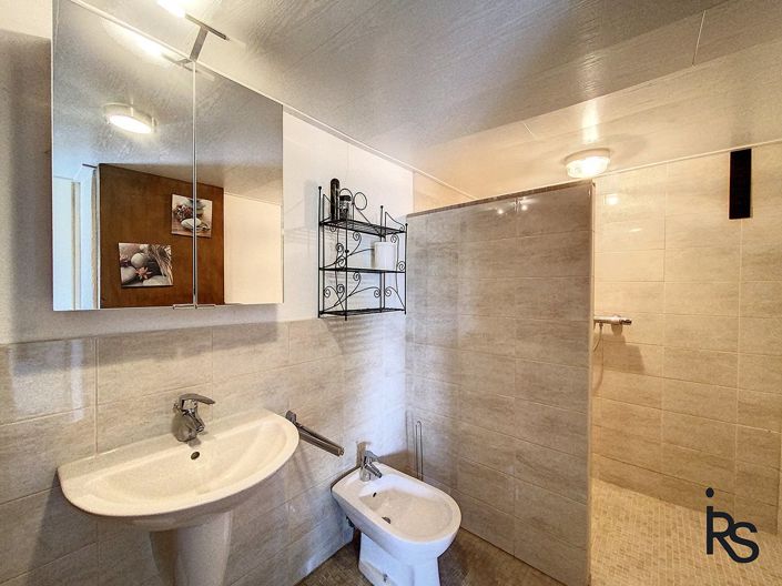 Image No.19-3 Bed House for sale