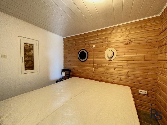 Image No.24-3 Bed House for sale