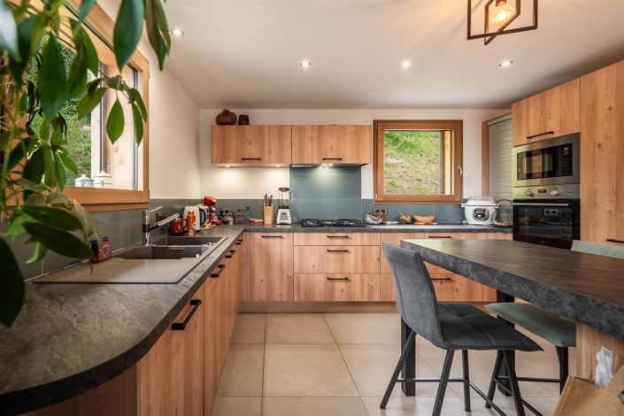 Image No.8-3 Bed House for sale