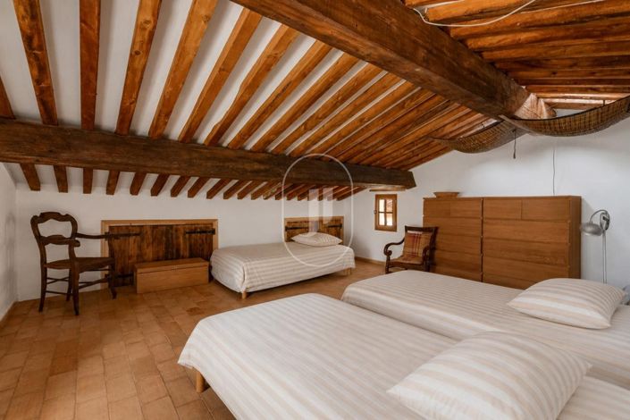 Image No.9-4 Bed House for sale