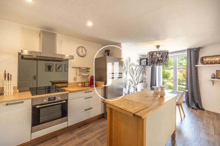 Image No.18-7 Bed House for sale