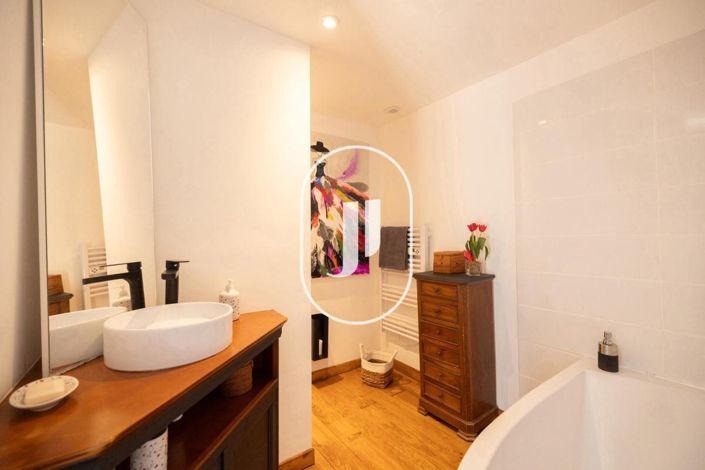 Image No.46-7 Bed House for sale