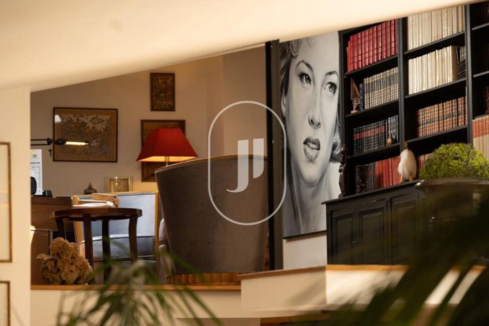 Image No.60-7 Bed House for sale