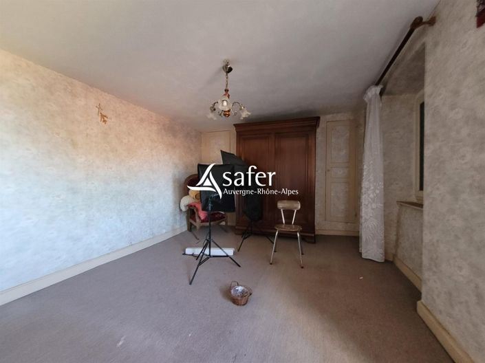 Image No.10-3 Bed House for sale